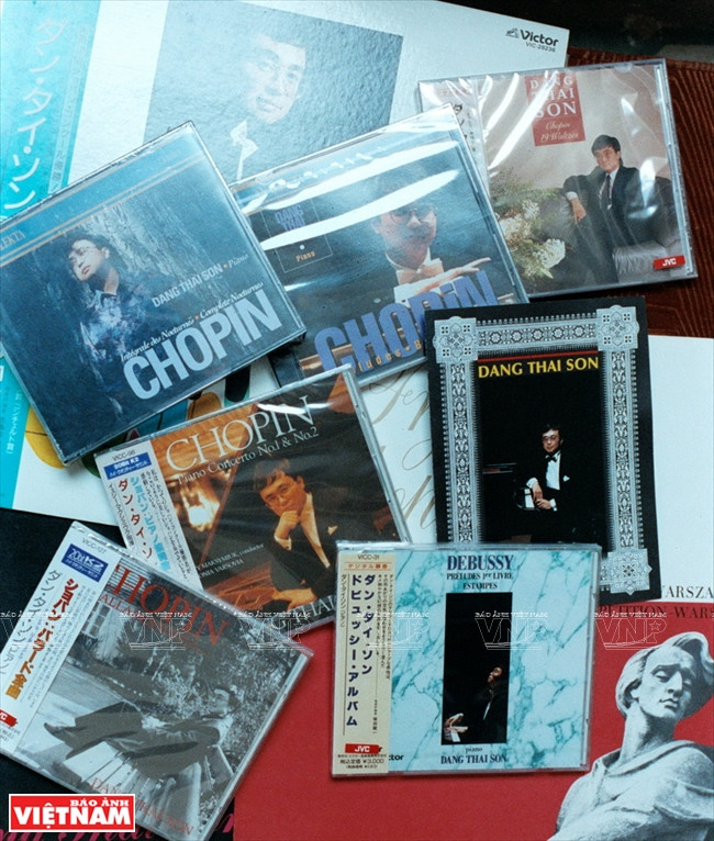 Una parte de la colección de Thai Son publicada en Japón y Canadá en los años 80. 