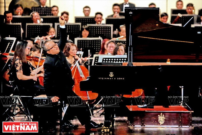 El artista consagra todo el corazón a la música