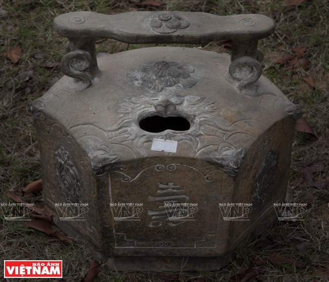 Una olla de tamaño grande de cal apagada (Fuente: VNA)