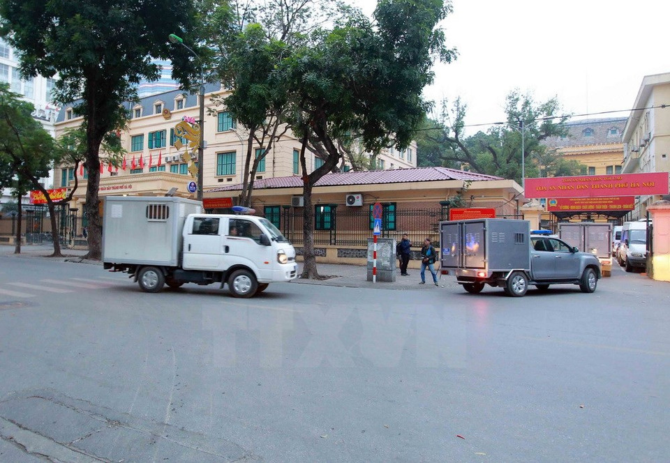 Xuan Thanh y sus secuaces se trasladaron al tribunal (Fuente: VNA) 