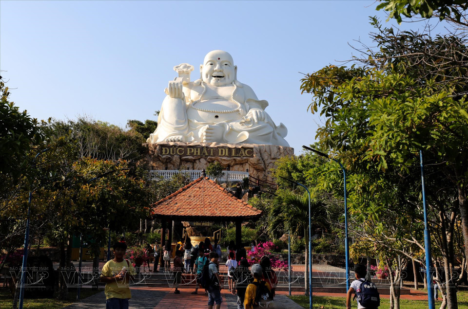 La estatua del Buda Maitreya tiene 30 metros de altura en el parque Ho May. (Foto: Revista ilustrada de Vietnam)
