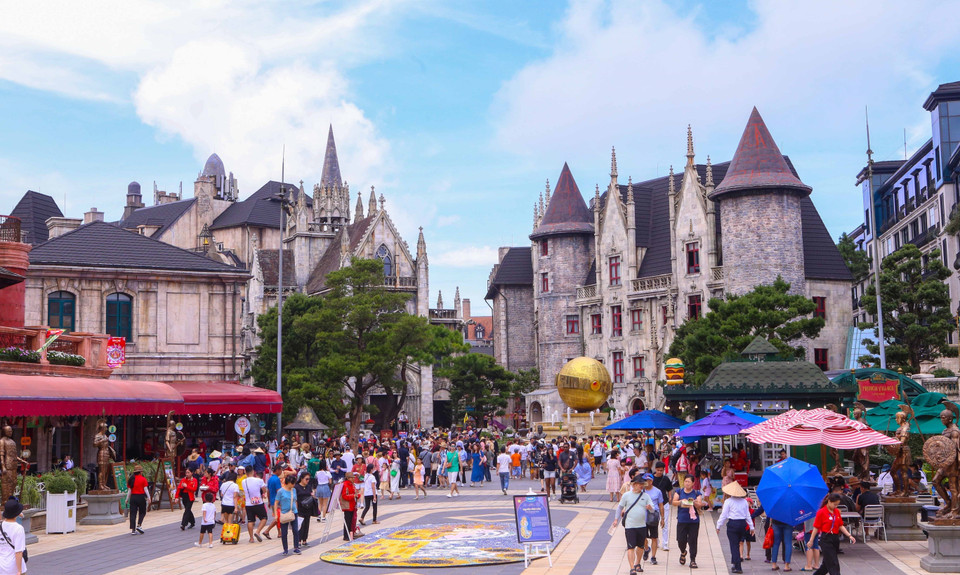 La zona turística Sun World Ba Na Hills es un destino que atrae a un gran número de turistas. (Foto: VNA)