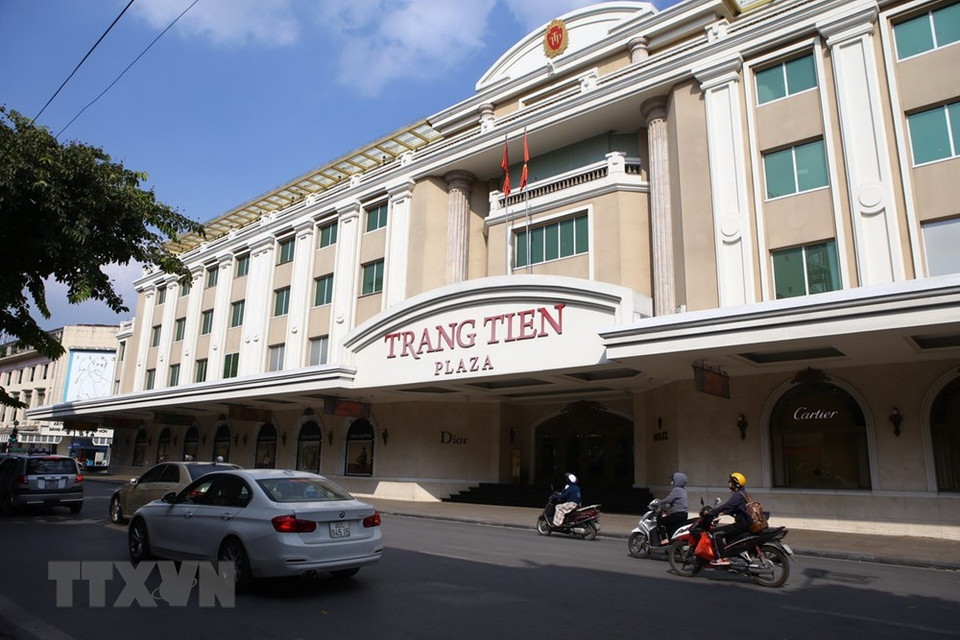 Vietnam iza bandera a media asta en señal de duelo por fallecimiento del presidente Tran Dai Quang (Fuente: VNA)