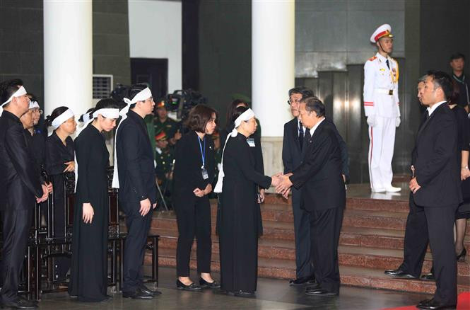 Una delegación de Japón, dirigida por el secretario general del Partido Liberal Democrático, Toshihiro Nika, en la ceremonia (Fuente: VNA)