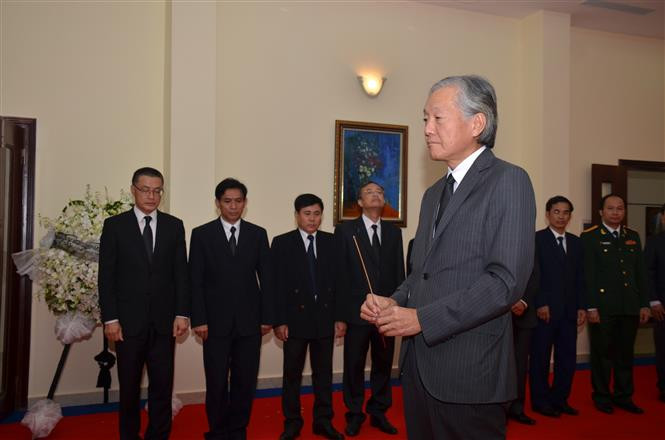 El embajador de Japón en Camboya rinde homenaje al presidente vietnamita Tran Dai Quang (Fuente: VNA)
