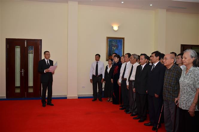 Efectuán en la Embajada de Vietnam en Camboya acto homenaje dedicado al extinto presidente vietnamita Tran Dai Quang (Fuente: VNA)