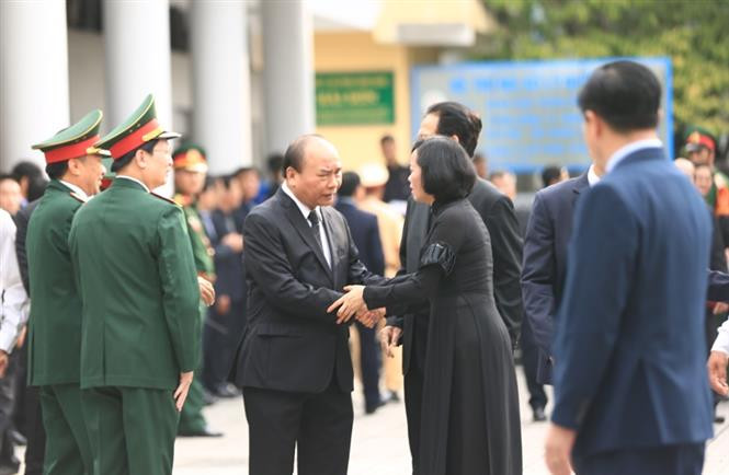 Largas filas, caras de tristeza y emoción en el tributo a Tran Dai Quang (Fuente: VNA)