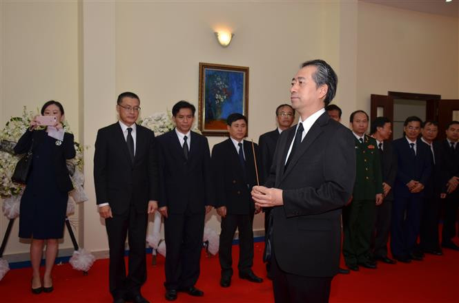 Efectuán en la Embajada de Vietnam en Camboya acto homenaje dedicado al extinto presidente vietnamita Tran Dai Quang (Fuente: VNA)