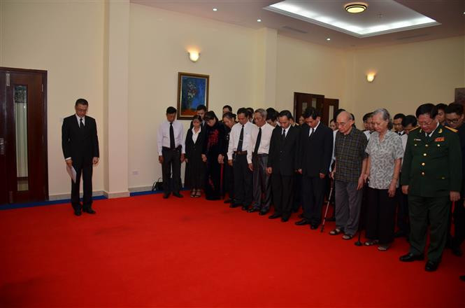 Efectuán en la Embajada de Vietnam en Camboya acto homenaje dedicado al extinto presidente vietnamita Tran Dai Quang (Fuente: VNA)