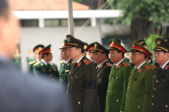Largas filas, caras de tristeza y emoción en el tributo a Tran Dai Quang (Fuente: VNA)
