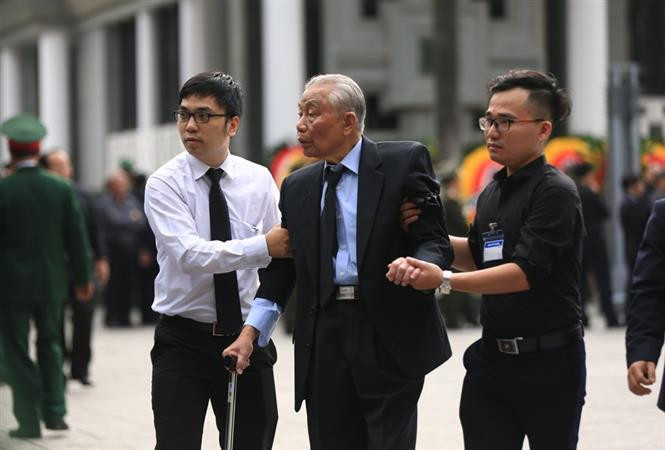 Largas filas, caras de tristeza y emoción en el tributo a Tran Dai Quang (Fuente: VNA)