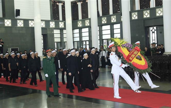 La familia del presidente Tran Dai Quang rinde tributo póstumo a su ser querido (Fuente: VNA)