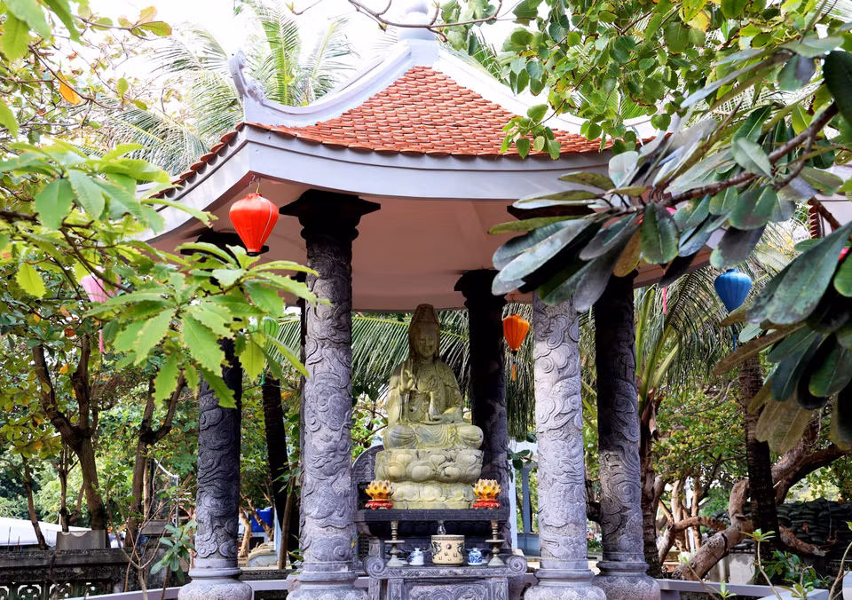 El altar de Avalokitesvara en el recinto de la pagoda. Foto: VNA