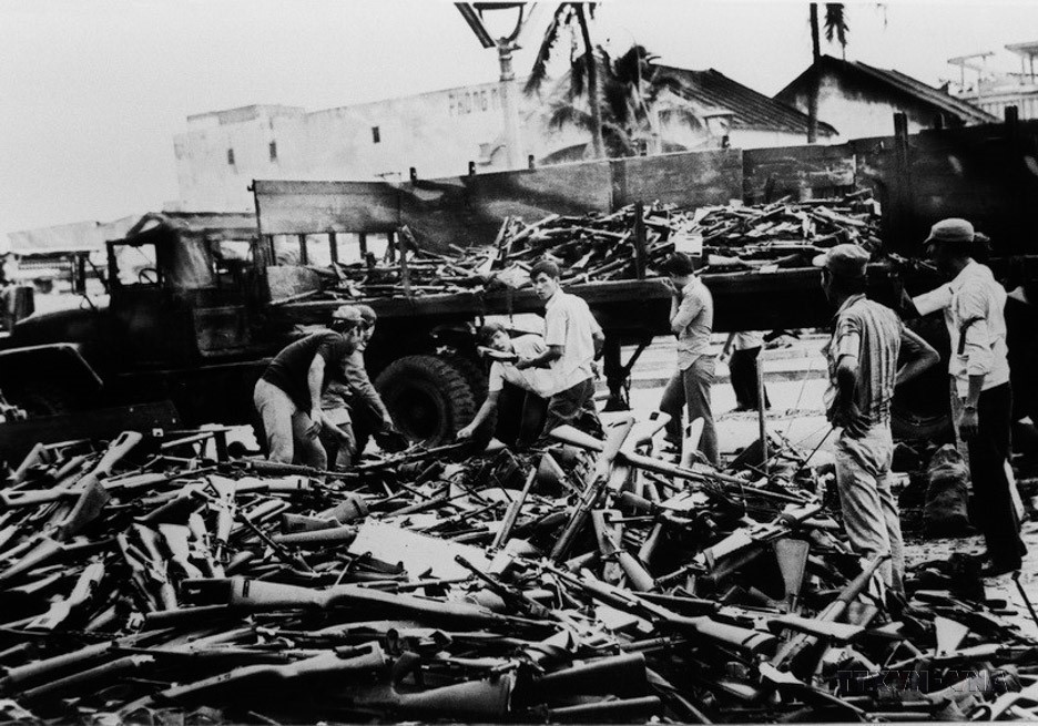 La campaña de Hue-Da Nang tuvo lugar del 21 al 29 de marzo de 1975 y fue una de las tres principales de la Ofensiva y Levantamiento General de Primavera de 1975. En poco tiempo, el ejército de liberación eliminó muchas brigadas enemigas principales. Foto: Trong Nghiep – VNA