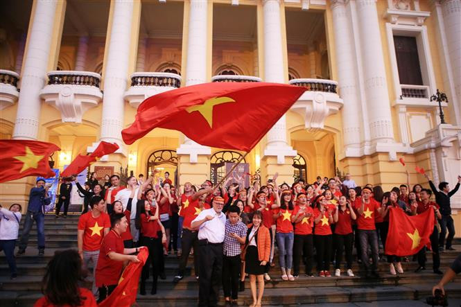 Así enloquecieron fanáticos vietnamitas con la victoria de selección de fútbol sub23 (Fuente: VNA)