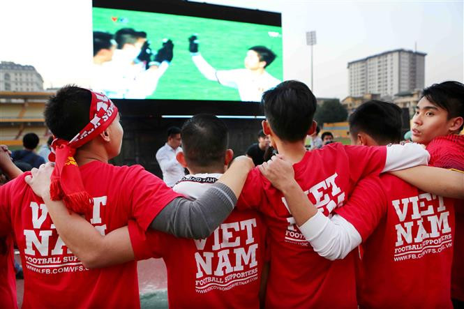 Así enloquecieron fanáticos vietnamitas con la victoria de selección de fútbol sub23 (Fuente: VNA)