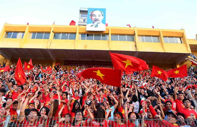 Así enloquecieron fanáticos vietnamitas con la victoria de la selección de fútbol sub23 (Fuente: VNA)