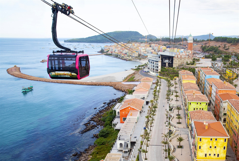 Panorama de la aldea vista desde el teleférico Phu Quoc-Hon Thom (Foto: VNA)