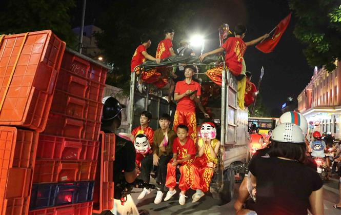 Hanoienses festejan Fiesta del Medio Otoño en Casco antiguo (Fuente: VNA)