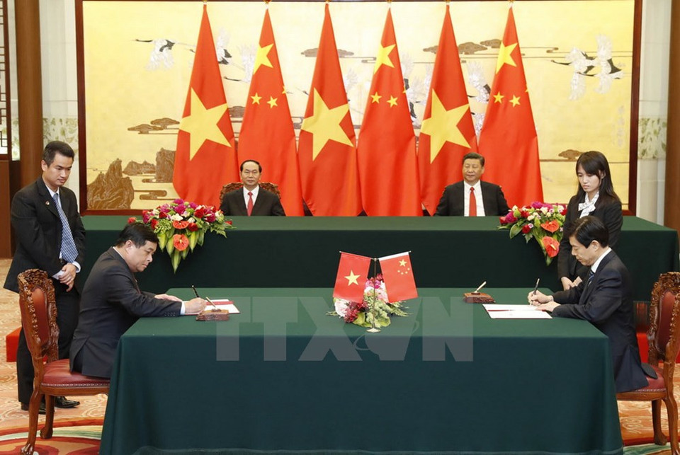 Dai Quang y Xi presencian la firma de diversos documentos de cooperación (Fuente: VNA)