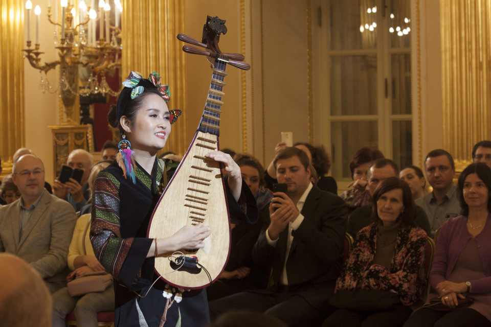 Diplomáticos de Vietnam y otros países miembros de la Asociación de Naciones del Sudeste Asiático, así como amigos rusos, asistieron al evento, celebrado en el Museo Estatal de Arte Oriental de la nación euroasiática. (Fuente: VNA)