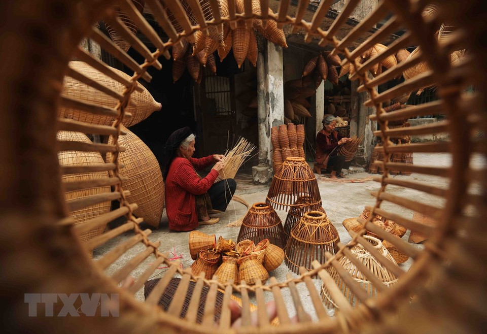 Dao Thanh Mien ha trabajado con este oficio desde que era muy pequeña (Foto: VNA)