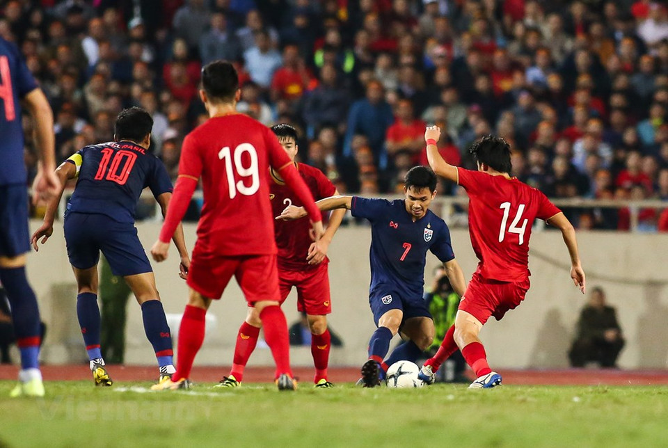 Imagen del partido entre la selección vietnamita y su rival tailandés en el estadio de My Dinh. (Fuente: Vietnam+)