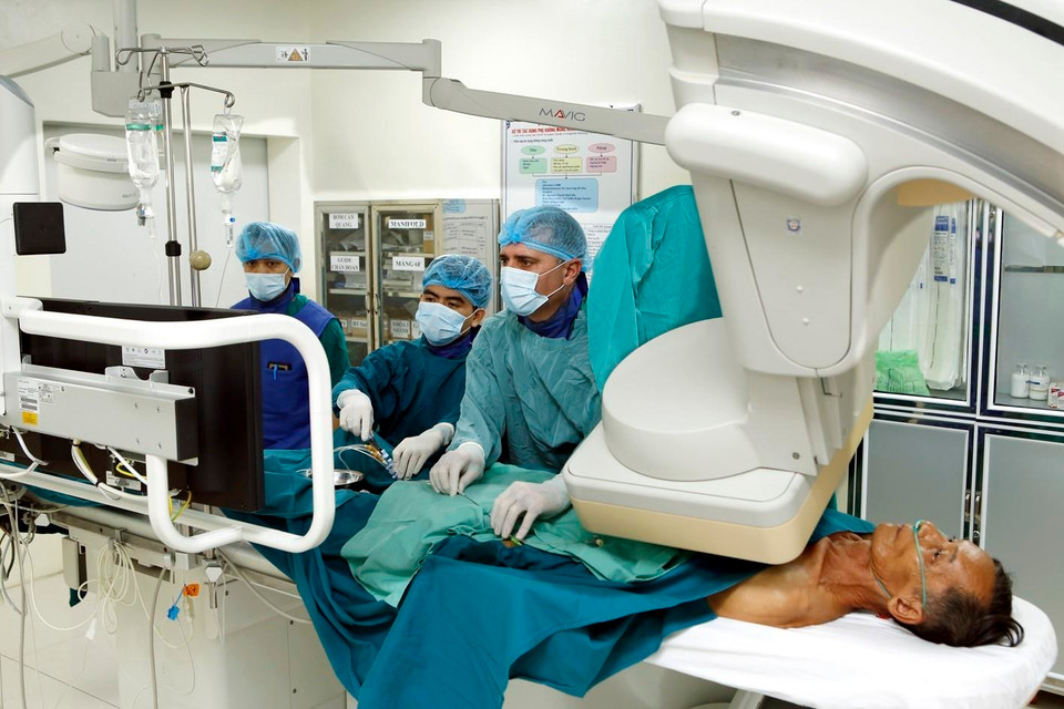 Durante la visita a Quang Binh en 1973, el presidente cubano Fidel Castro decidió a financiar la construcción del Hospital de Amistad Vietnam-Cuba Dong Hoy, con más de 400 camas. Este centro sanitario entró en operación en 1981. (Fuente: VNA)