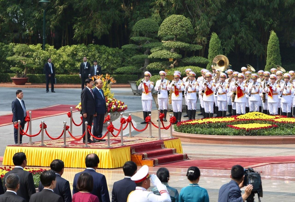 Ceremonia de bienvenida en el Palacio Presidencial en Hanoi. (Fuente: VNA)