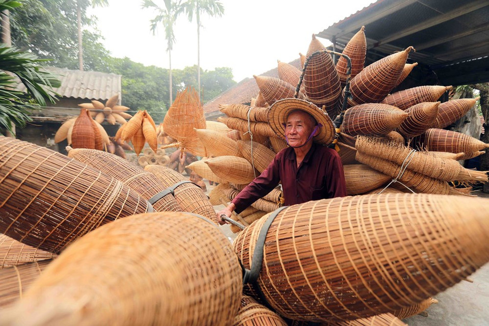 Los productos de Thu Sy se vendieron en las provincias de Hung Yen, Bac Ninh, Hai Duong y Hai Phong para pescar cangrejo, pescado y anguila. (Foto: VNA)