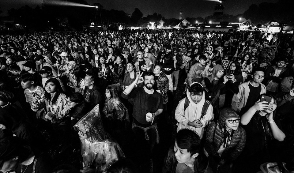 Director Quoc Trung informó que se esfuerza por extender la cita por una semana en las próximas ediciones. (Foto: Vietnam+) El grupo Phum Viphurit de Tailandia participa en la fiesta (Foto: Vietnam+)