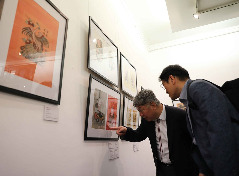 La exposición, celebrada este jueves en Hanoi, atrajo a invitados y académicos nacionales e internacionales. (Fuente: VNA)