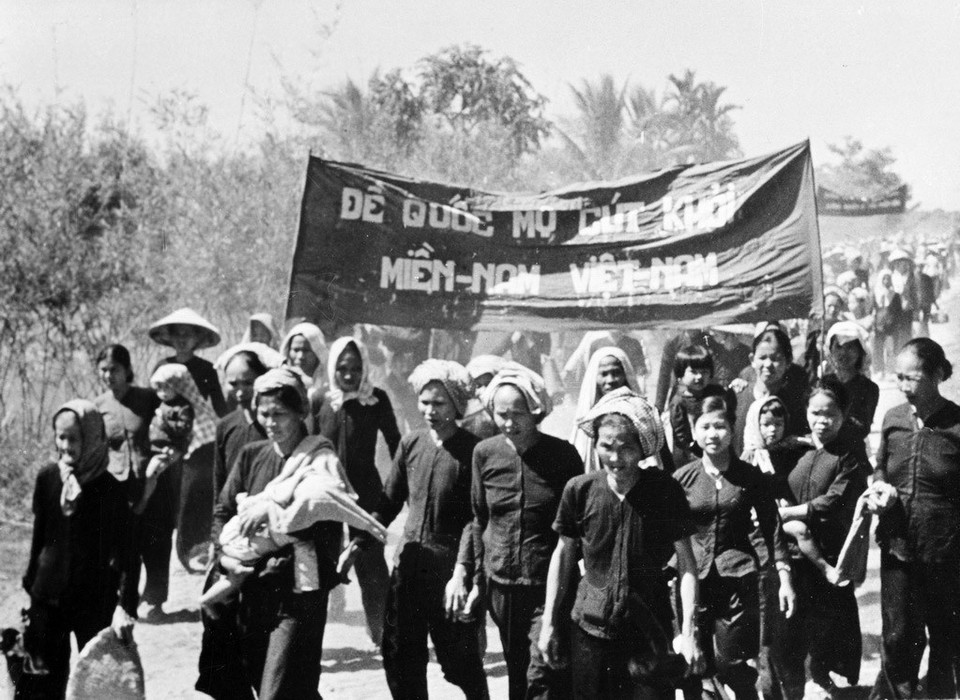 Establecidas a inicios de los años 60 del siglo pasado, las "tropas de cabello largo", integradas completamente por las mujeres, contribuyen importantemente a la revolución en la región meridional de Vietnam. (Fuente: VNA) 