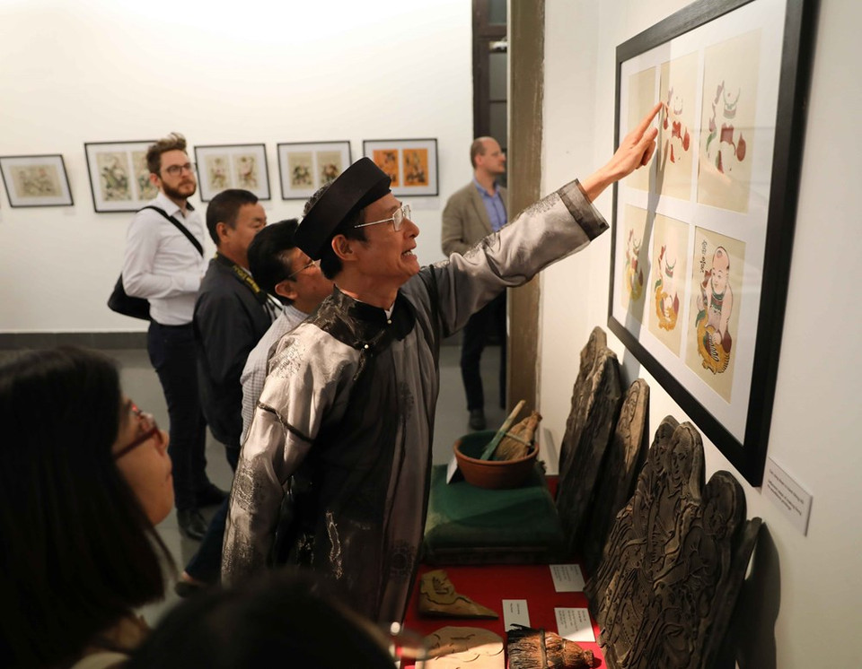 Algunas colecciones fueron restauradas, mientras que otras fueron creadas recientemente, con el objetivo de reflejar las imágenes asociadas con la costumbre y vida cotidiana de los vietnamitas. (Fuente: VNA)