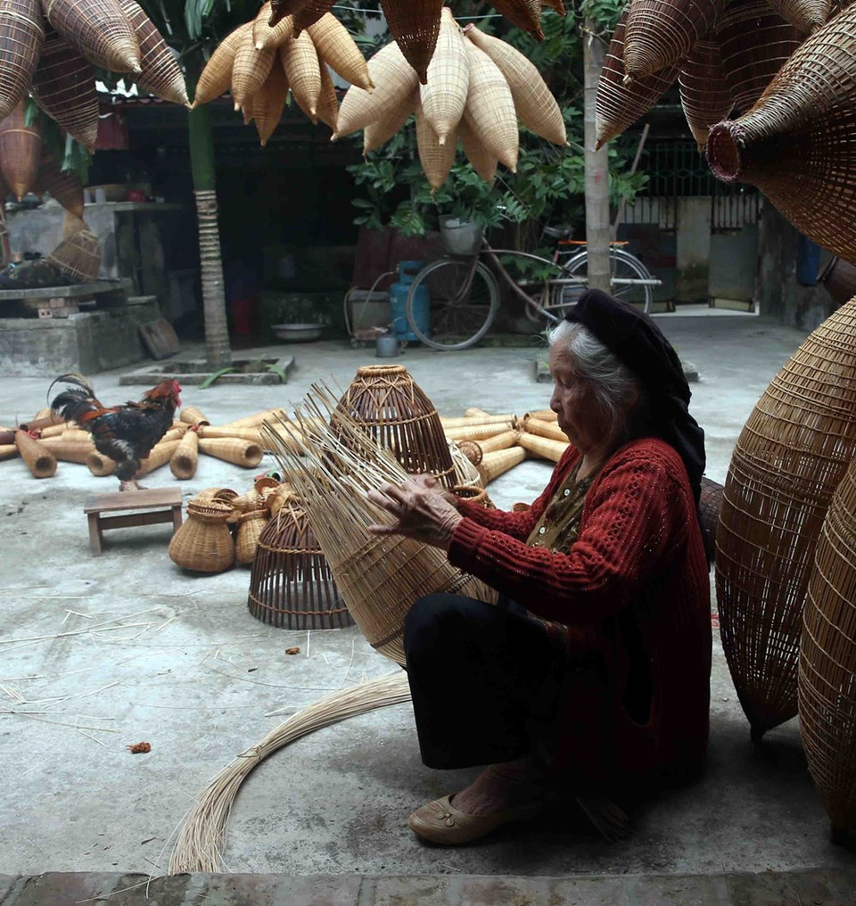 Dao Thanh Mien ha trabajado con este oficio desde que era muy pequeña (Foto: VNA)
