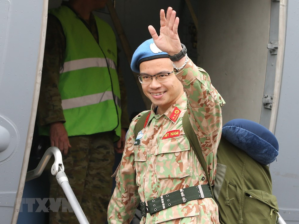 Un total de 29 oficiales, entre ellos dos mujeres, del segundo Hospital de Campaña de nivel dos de Vietnam partieron el 19 de noviembre hacia Sudán del Sur, para cumplir las misiones de mantenimiento de la paz de las Naciones Unidas en ese país. (Fuente: VNA)