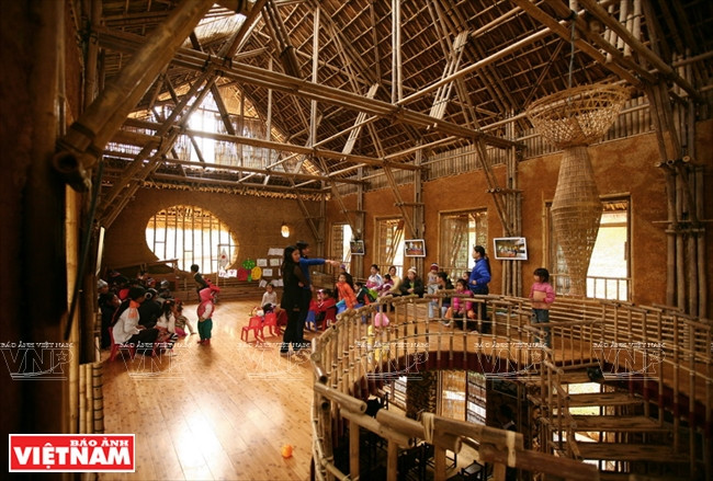 La casa comunal Suoi Re, en la comuna de Cu Yen, distrito de Luong Son, provincia de Hoa Binh , diseñada por Hoang Thuc Hao (Fuente: VNA)