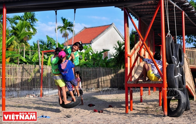 Campo de juego para niños en el casco antiguo de Hoi An, diseñado por Hoang Thuc Hao (Fuente: VNA)
