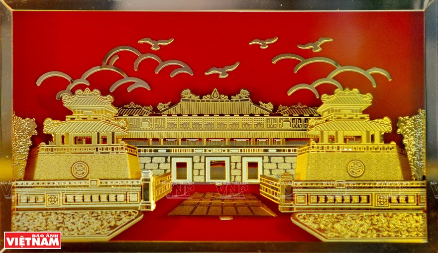 La pintura de la ciudadela de Hue, patrimonio cultural mundial de Vietnam, está hecha de oro (Fuente: Revista ilustrada de Vietnam)