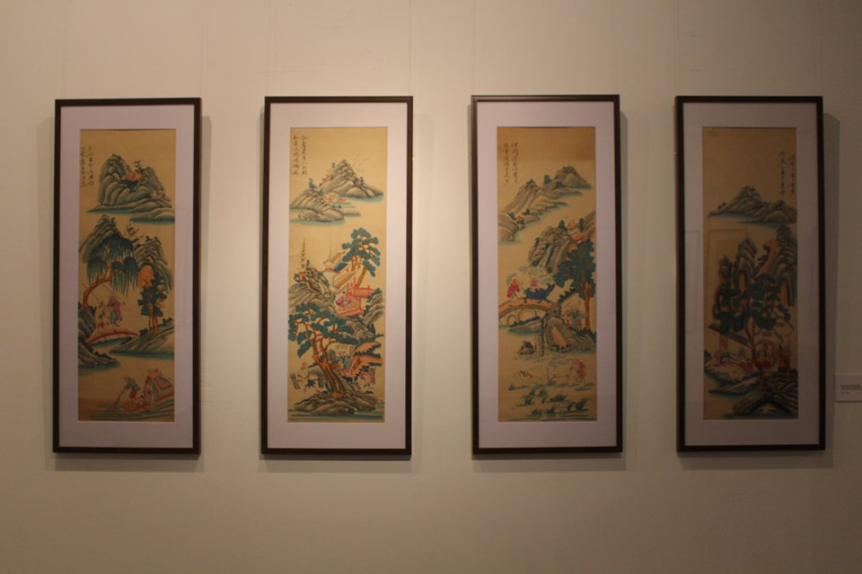 A criterio del director del Museo de Bellas Artes de Vietnam, Nguyen Anh Minh, el tesoro de las pinturas populares vietnamitas presenta diversas formas, sobre todo las de felicitación, vida cotidiana, historia, paisajes, adoración y Tu Binh. Las pinturas de Hang Trong combinan valores culturales tradicionales con métodos artísticos antiguos. Antes de la década de 1970, se vendían los cuadros de ese género en todo Hanoi tres semanas antes del Tet (Año Nuevo Lunar). Esos dibujos están profundamente arraigados en el alma de hanoyenses y mantienen sus características inmutables a pesar de los altibajos de los tiempos. Los pobladores de Hanoi sienten afición por colgar las pinturas de Hang Trong en sus hogares (Foto: Vietnam+)