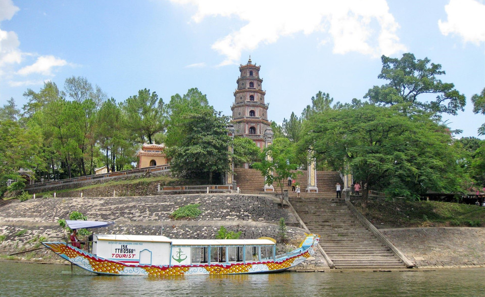La pagoda Thien Mu está ubicada en la colina Ha Khe, frente al romántico río Huong (Perfume) (Foto: Revista Ilustrada de Vietnam)