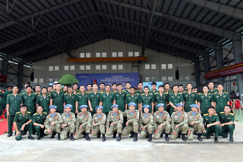 Representantes de la zona militar número 7 y los oficiales de la campaña que se integrarán en la misión de asistencia de las Naciones Unidas en Sudán del Sur (Fuente: VNA)