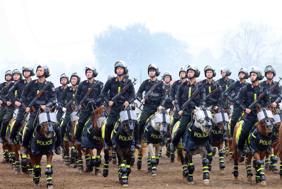Cada oficial y soldado de la Policía Móvil de Caballería es claramente consciente de su responsabilidad al formar parte de las filas de la fuerza. (Fuente: VNA)