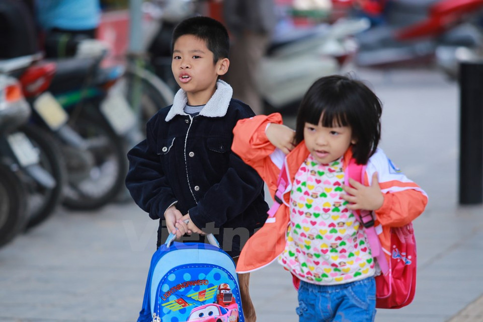 Numerosos van a escuela por su propia cuenta.