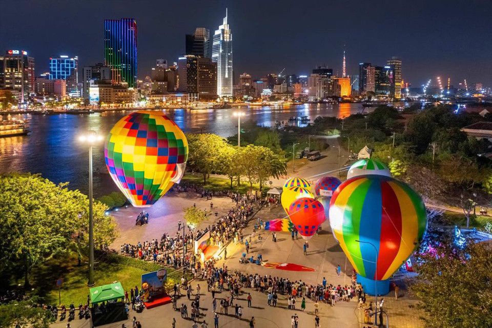 El segundo festival de globos aerostáticos en Ciudad Ho Chi Minh tuvo lugar en el parque del puente Thu Thiem 2 (ciudad de Thu Duc). (Fuente: VNA)