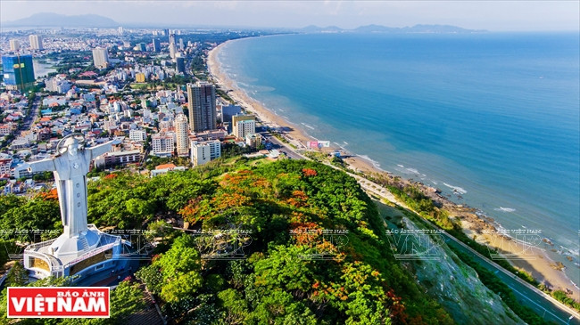  La playa Bai Sau en la ciudad de Vung Tau posee amplias potencialidades para el turismo. 