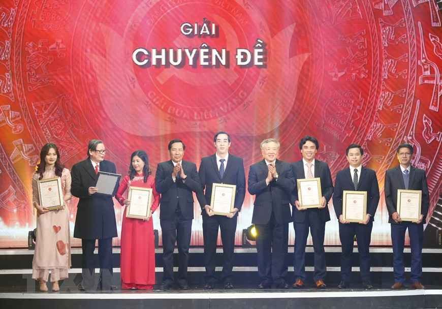 Ganadores de los premios de la categoría temática. (Fuente: VNA)