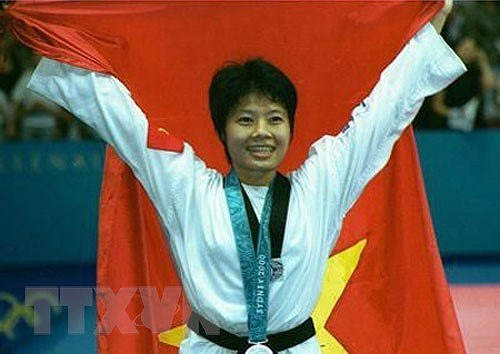 La taekwondista Tran Hieu Ngan ganó una medalla de plata en las Olimpiadas de Sídney 2000, convirtiéndose así en el primer medallista olímpica de Vietnam. (Foto: VNA)