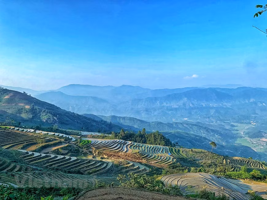 Las llamadas “escaleras al cielo” crean una escena majestuosa. (Foto: VNA)
