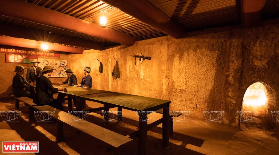 Sala de reuniones en los túneles de Cu Chi con capacidad para más de 20 personas.